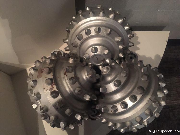 采油利器之十：勘探钻井平台上专用的：钻具，钻头！