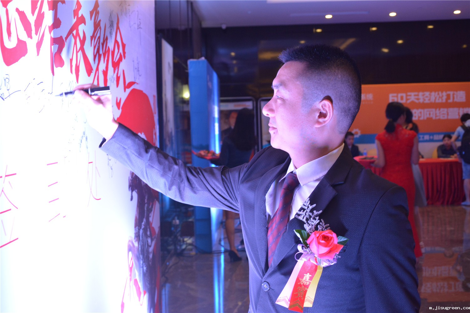 第三届全国金马争霸赛签到现场：点点taptap手机官网密封件董事长胡燕林