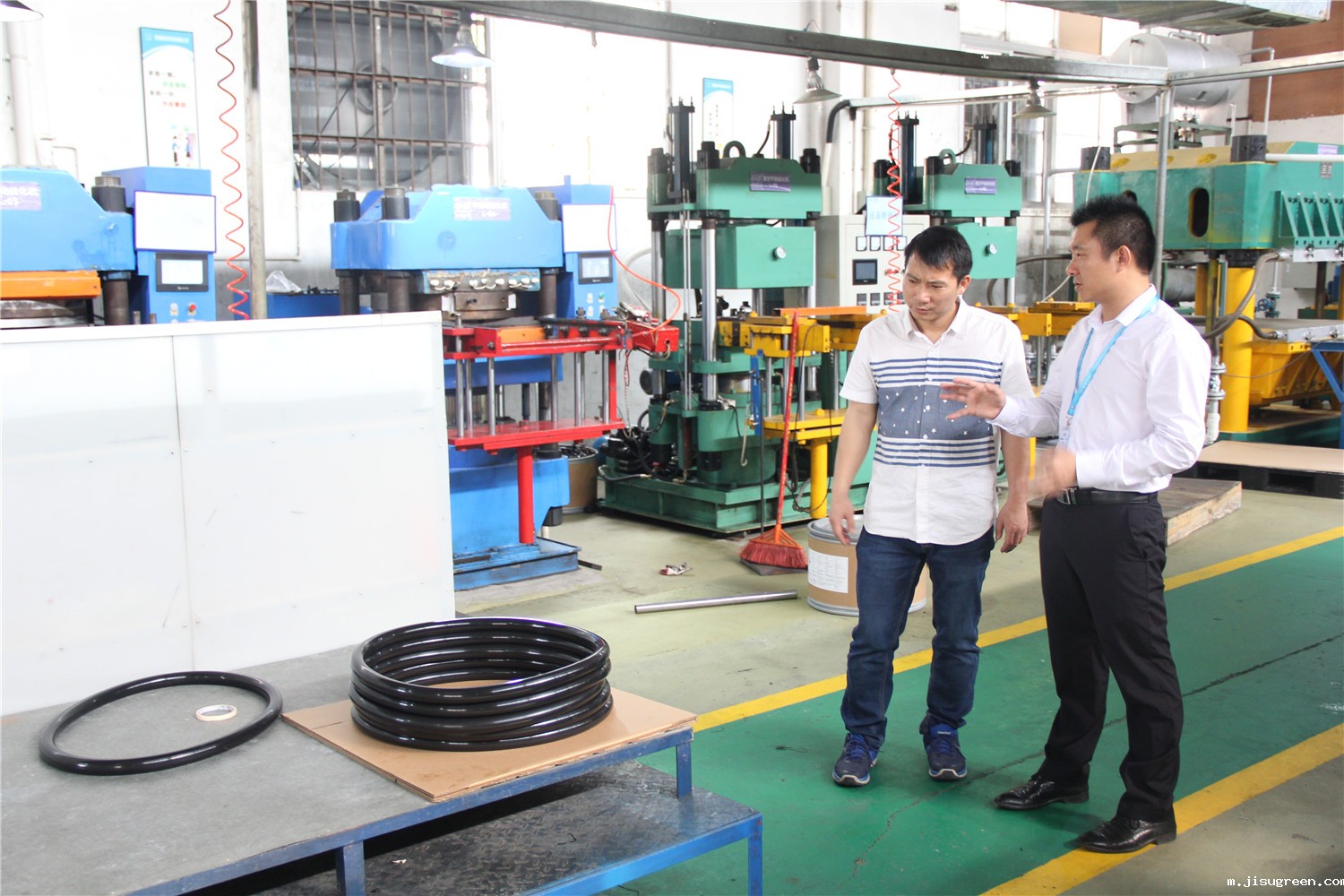 点点taptap手机官网密封件公司密封件生产车间