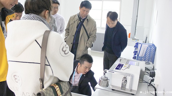 点点taptap手机官网密封件生产车间现场