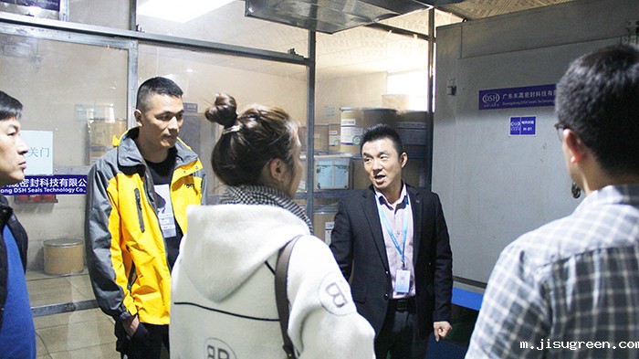 点点taptap手机官网密封件生产车间现场