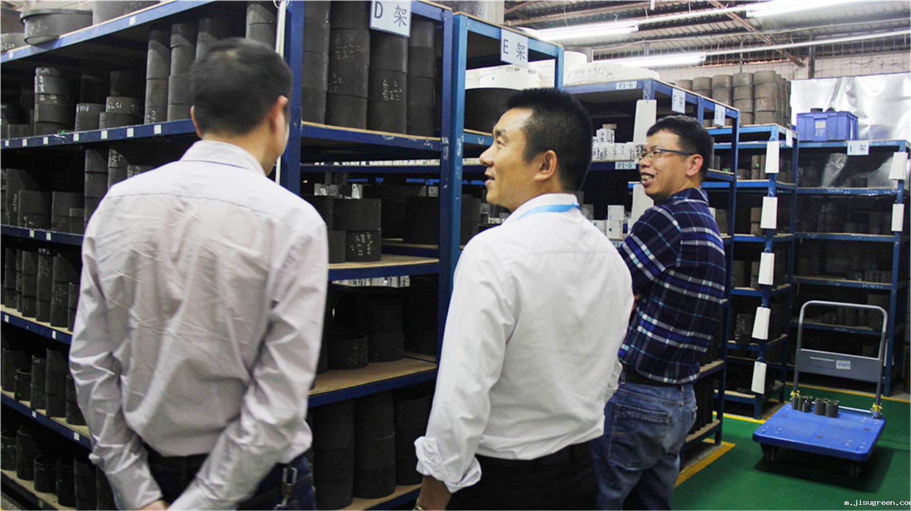 点点taptap手机官网密封件公司的仓库重地